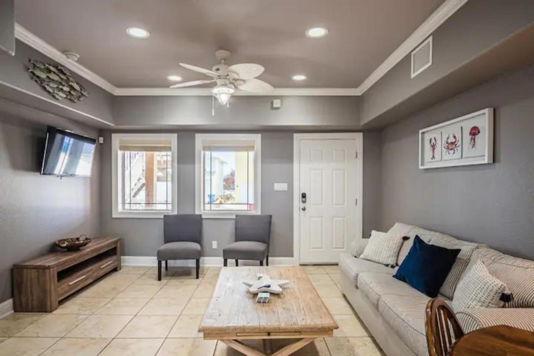 7 Bedroom Home Steps To The Beach With 4 Patios And Pool! Sleeps 20 Port Aransas Zewnętrze zdjęcie