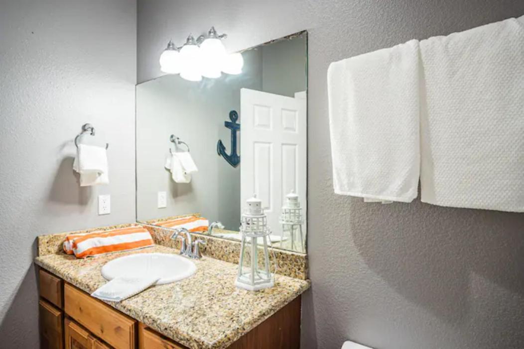 7 Bedroom Home Steps To The Beach With 4 Patios And Pool! Sleeps 20 Port Aransas Zewnętrze zdjęcie