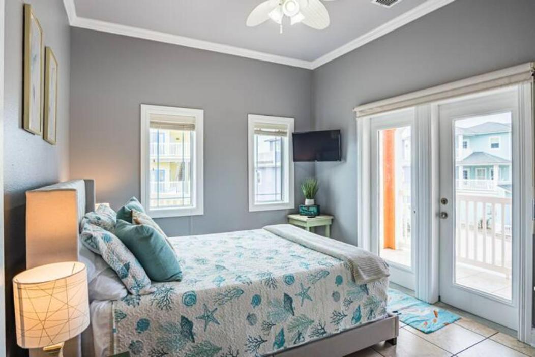 7 Bedroom Home Steps To The Beach With 4 Patios And Pool! Sleeps 20 Port Aransas Zewnętrze zdjęcie