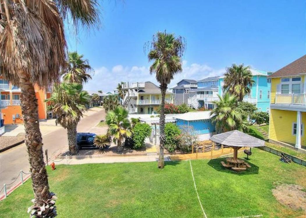 7 Bedroom Home Steps To The Beach With 4 Patios And Pool! Sleeps 20 Port Aransas Zewnętrze zdjęcie