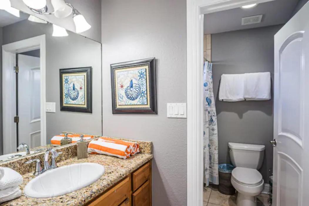 7 Bedroom Home Steps To The Beach With 4 Patios And Pool! Sleeps 20 Port Aransas Zewnętrze zdjęcie