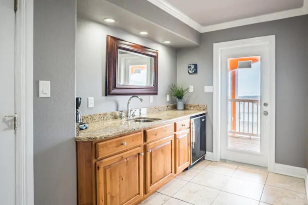 7 Bedroom Home Steps To The Beach With 4 Patios And Pool! Sleeps 20 Port Aransas Zewnętrze zdjęcie