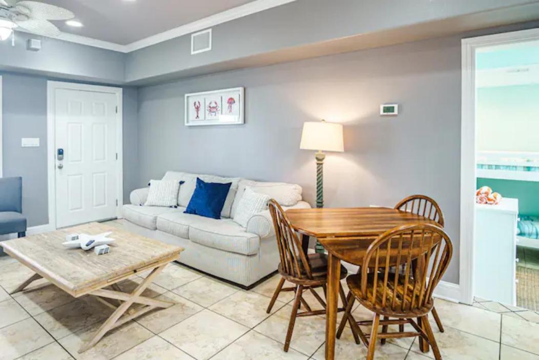 7 Bedroom Home Steps To The Beach With 4 Patios And Pool! Sleeps 20 Port Aransas Zewnętrze zdjęcie